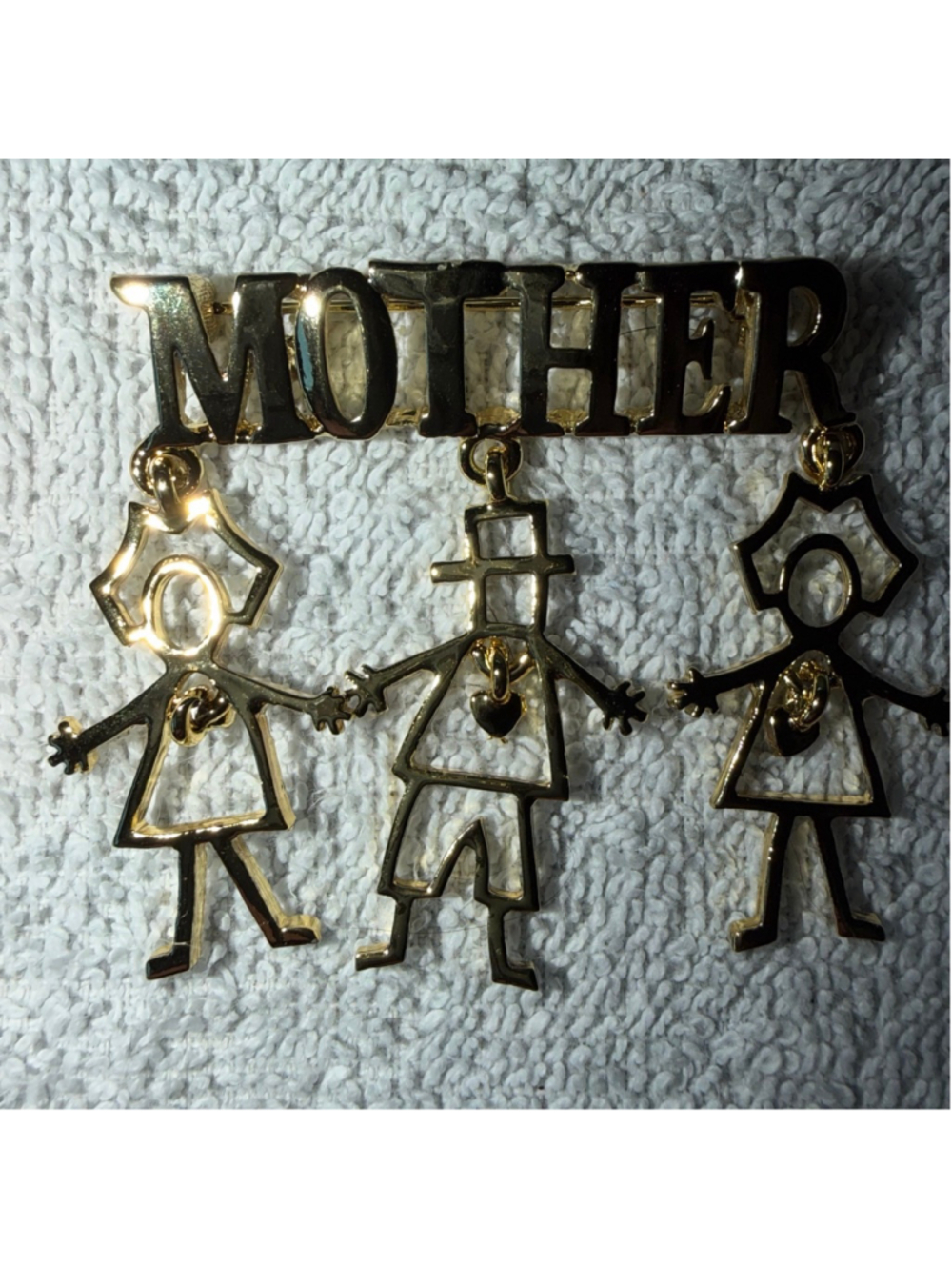 NOS Vintage 1990s AJC Gold Tone Mother Children Silhouette W/Hearts Brooch Pin